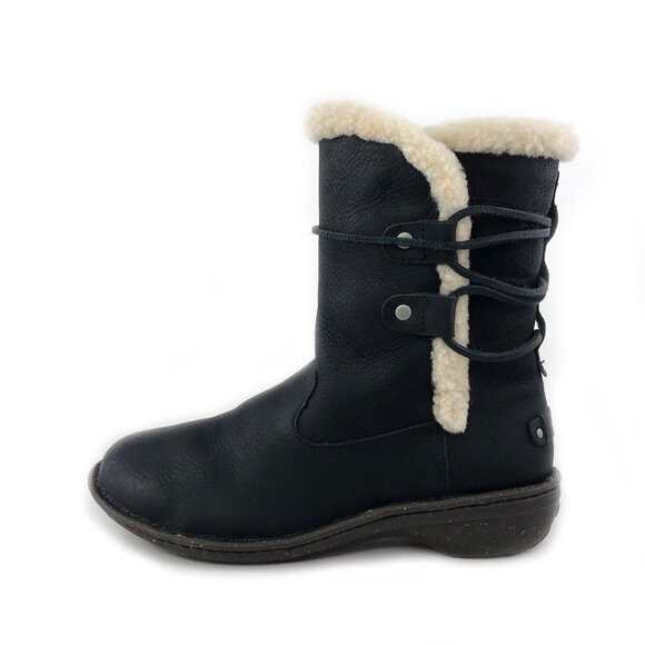 UGG Akadia Black Leather Winter Ankle Boots 7 - Picture 1 of 12